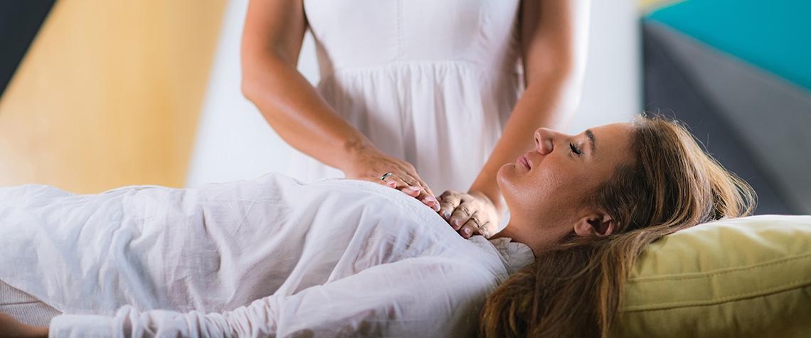 Reiki Healing Practitioner in Energizing Session. How to end a bad shroom trip.